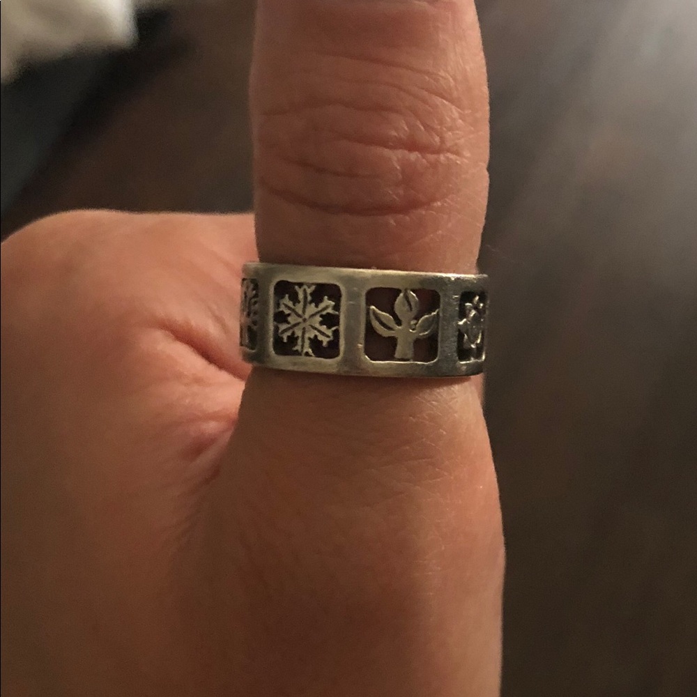 James Avery four seasons ring size 8
